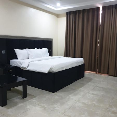 Golphins Suites & Hotel Abuja Esterno foto